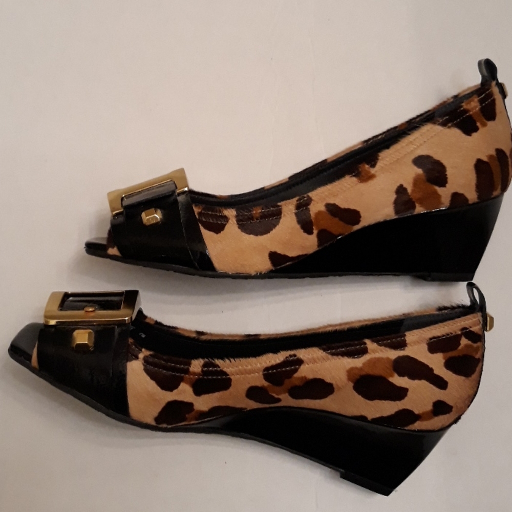 BCBG Maxazria/Leapord Print/Calf Hair/ Wedge Heels - Picture 16 of 16